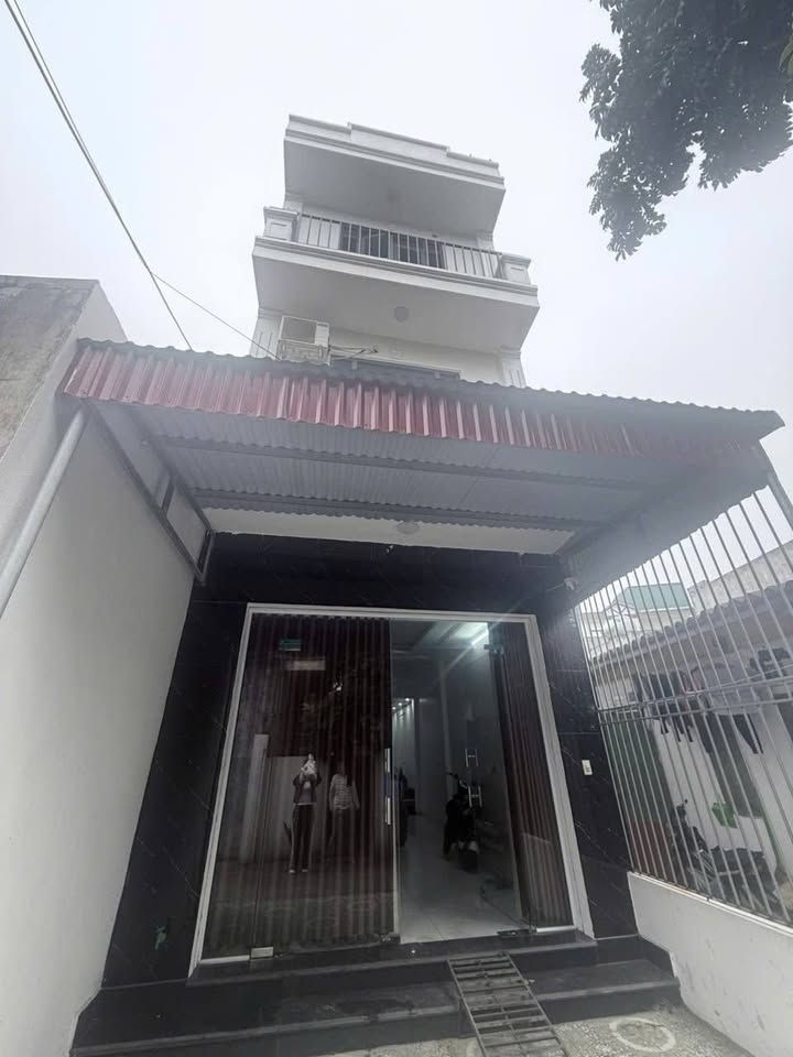 Nhà 3 tầng Đinh Văn Tả, 68m², 3.1 tỷ - Ô tô vào nhà, Hướng Đông