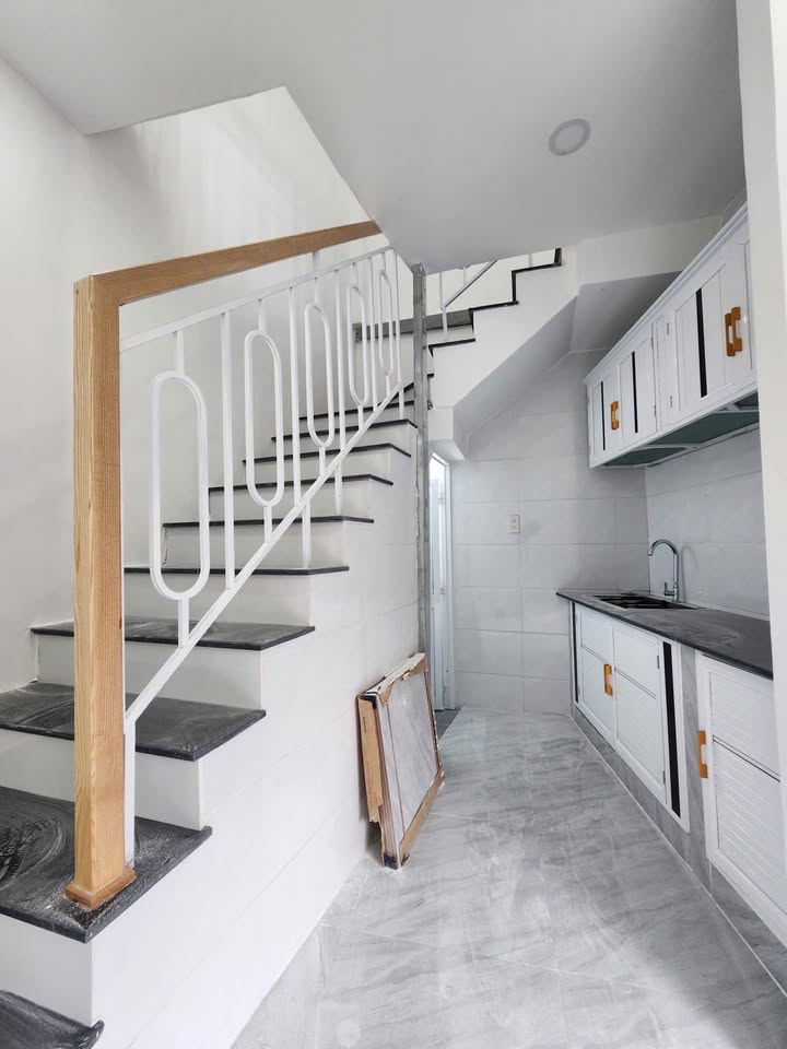 Nhà Riêng Nha Trang 16.5m² giá 1.6 tỷ - Sổ hồng sẵn, vào ở ngay!