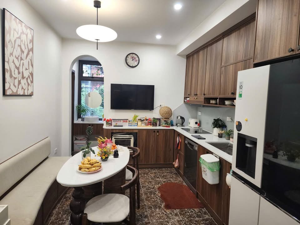 Bán gấp nhà Tập thể Kim Ngưu 179m², 2 tầng, 8.3 tỷ - Sẵn sổ hồng