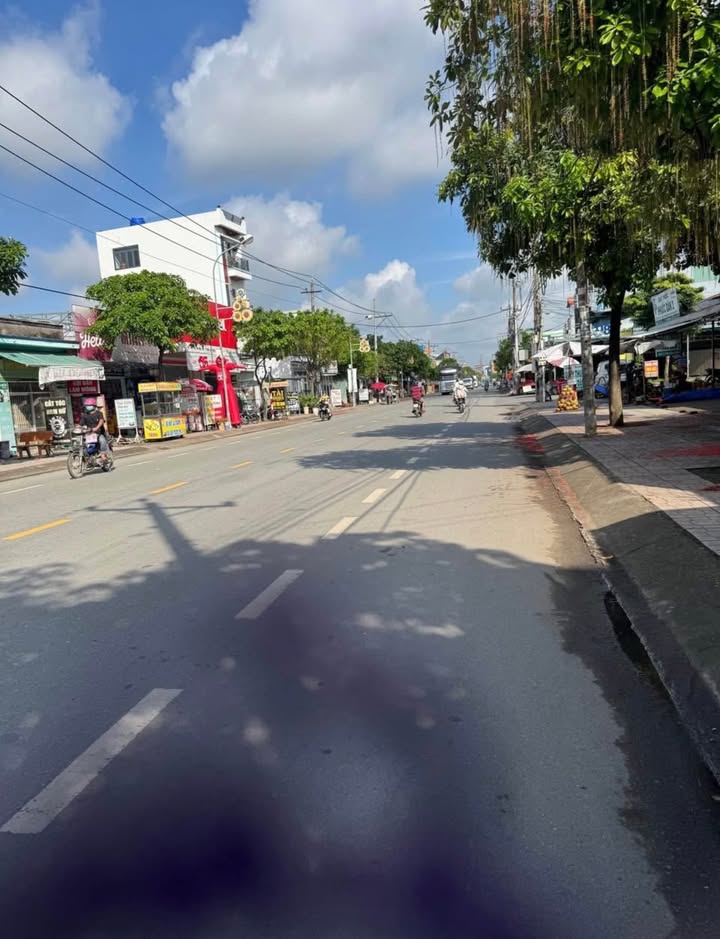 Nhà Phố Bến Lức 63m² - Mặt tiền kinh doanh sầm uất!