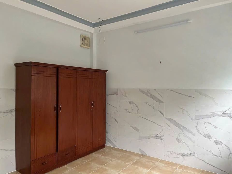 Nhà Nguyên Căn P.4, Q.Tân Bình - 4PN, Hẻm Xe Hơi, Sẵn Sàng Ở Ngay!