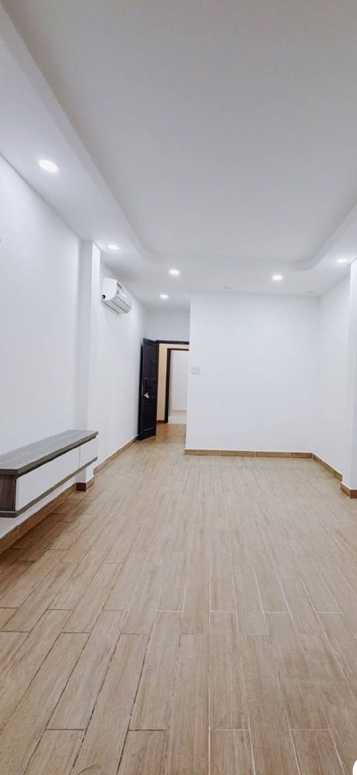 Nhà 50m² Đoàn Văn Bơ Q4 - 3 Lầu, 4PN - 6 Tỷ