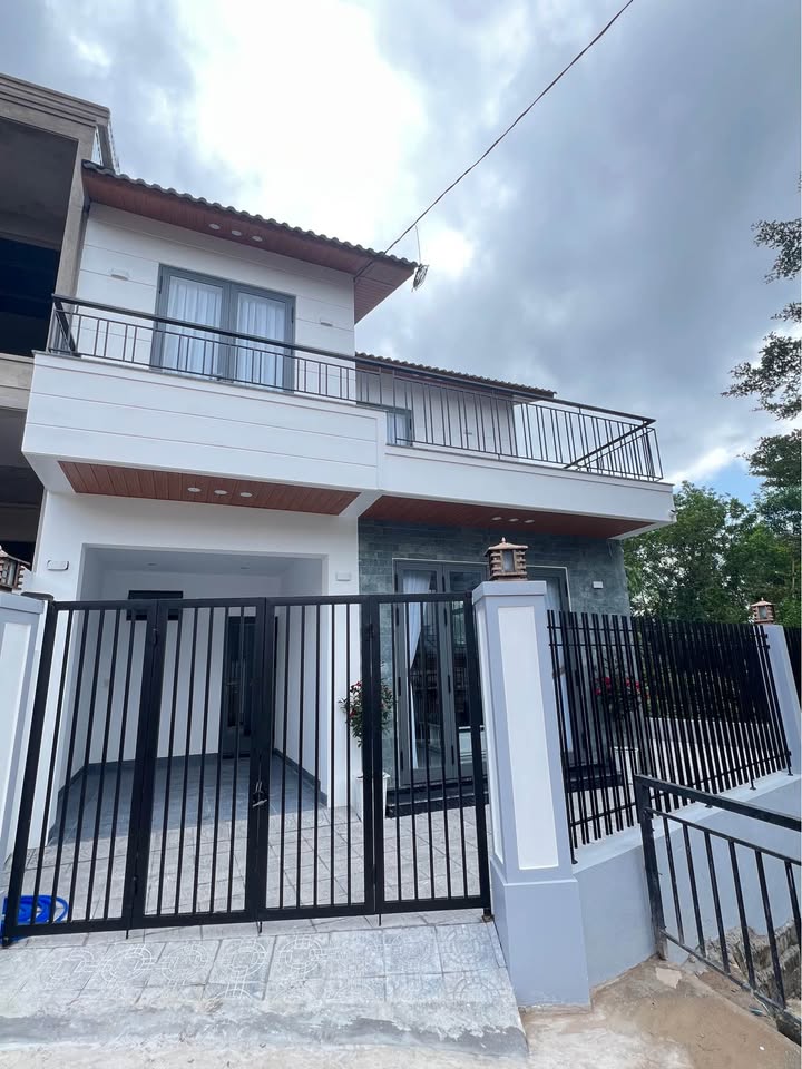 Nhà Riêng Phường Đúc, Huế 100m² - Ô tô vào tận nhà, sẵn sàng ở ngay!