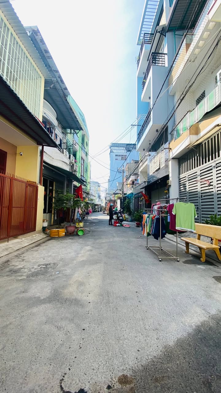 Nhà riêng Tô Hiệu Tân Phú 66m² - Ô tô vào tận nhà, thang máy hiện đại!