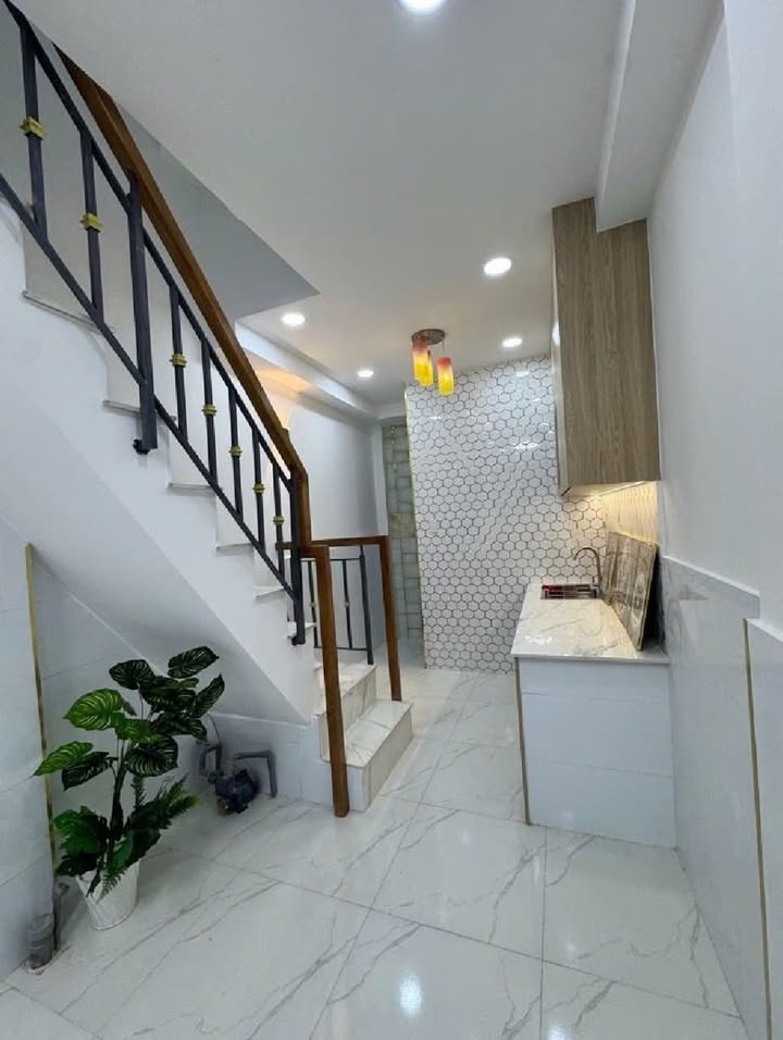 Nhà 3 Tầng 2 Tỷ Nguyễn Văn Luông, Quận 6 - Sẵn Sàng Đón Tết