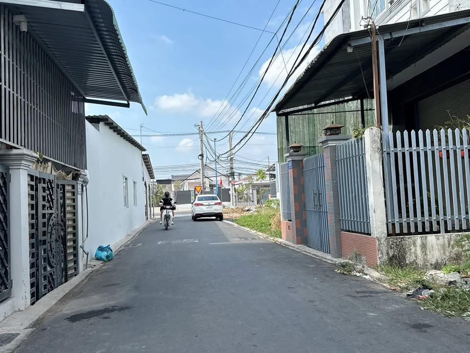 Nhà riêng Cần Thơ 69.8m² giá 2.39 tỷ - Sổ hồng sẵn, ô tô vào tận nhà!