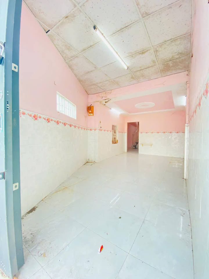 Nhà riêng Phường 5 Sóc Trăng 70m² - Ô tô vào tận nhà, chỉ 600 triệu!