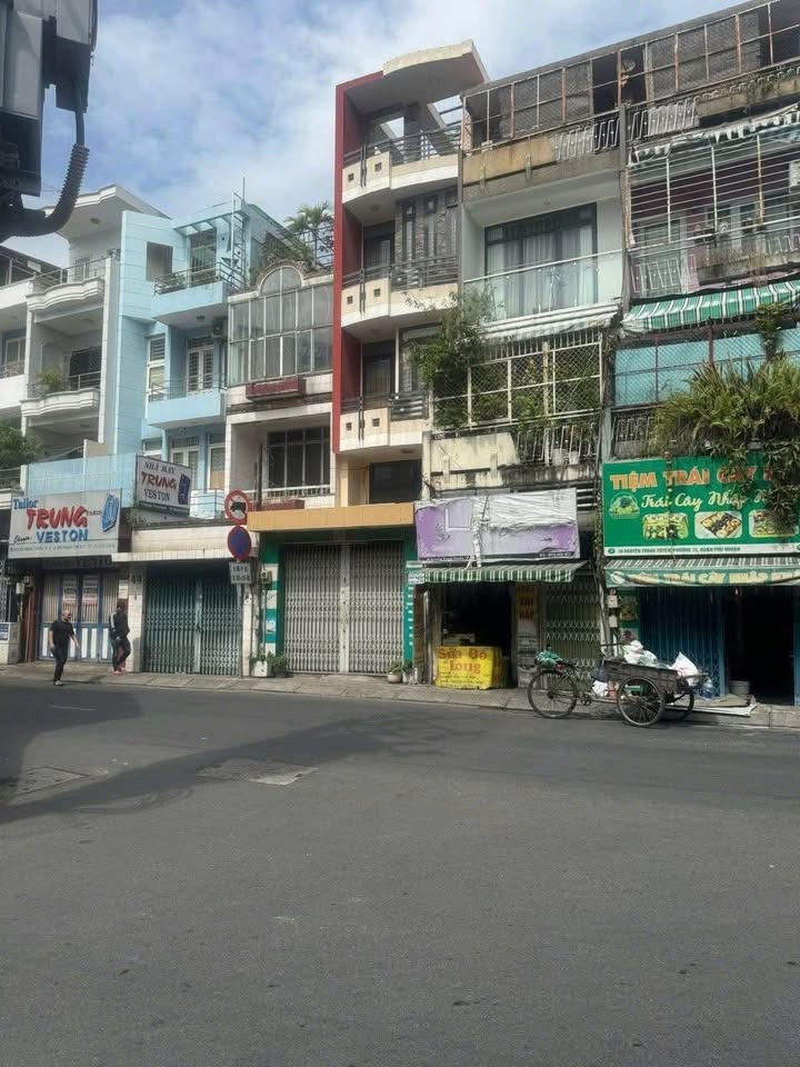 Nhà mặt tiền Nguyễn Trọng Tuyển Phú Nhuận 56m² 14.5 tỷ - Vị trí kinh doanh đắc địa!