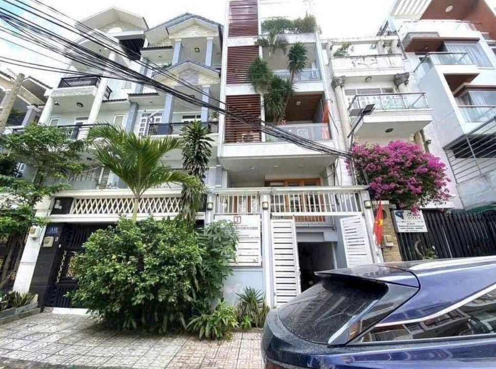 Nhà phố Quận 7 mặt tiền Phú Thuận 100m² 17.8 tỷ - Vị trí đắc địa