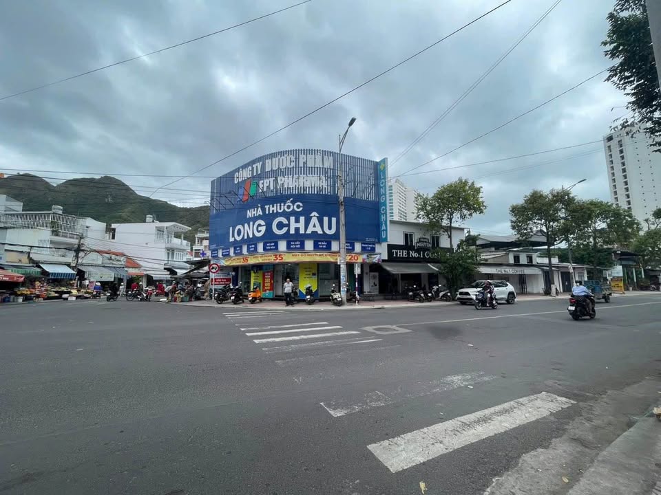 Nhà Góc Kinh Doanh Đắc Địa Nha Trang - 101m² Có Dòng Tiền 30 Triệu/Tháng