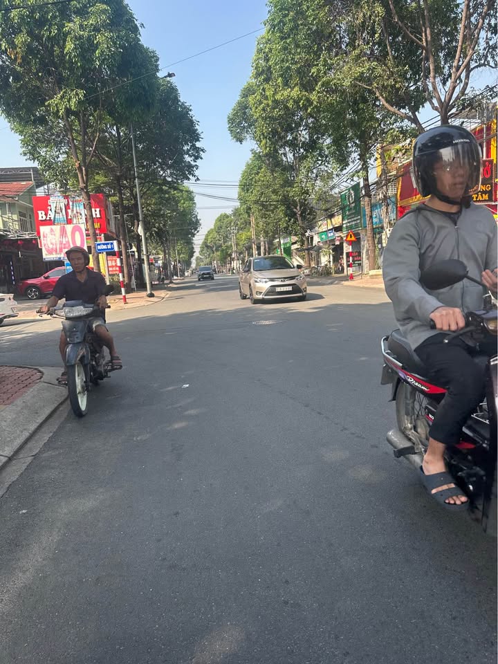 Nhà Phố Mặt Tiền Trương Định 137m² - Kinh Doanh Sầm Uất, Giảm Giá Sốc