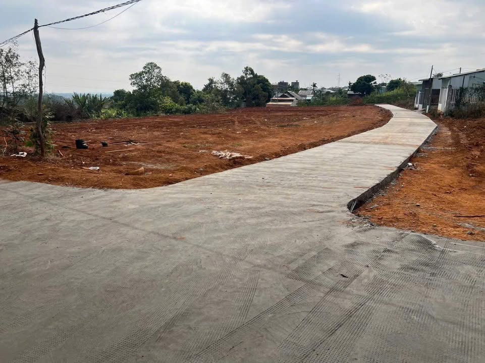 Đất nền Chư Sê, Gia Lai 450m² - Pháp lý rõ ràng, ô tô vào tận nơi!