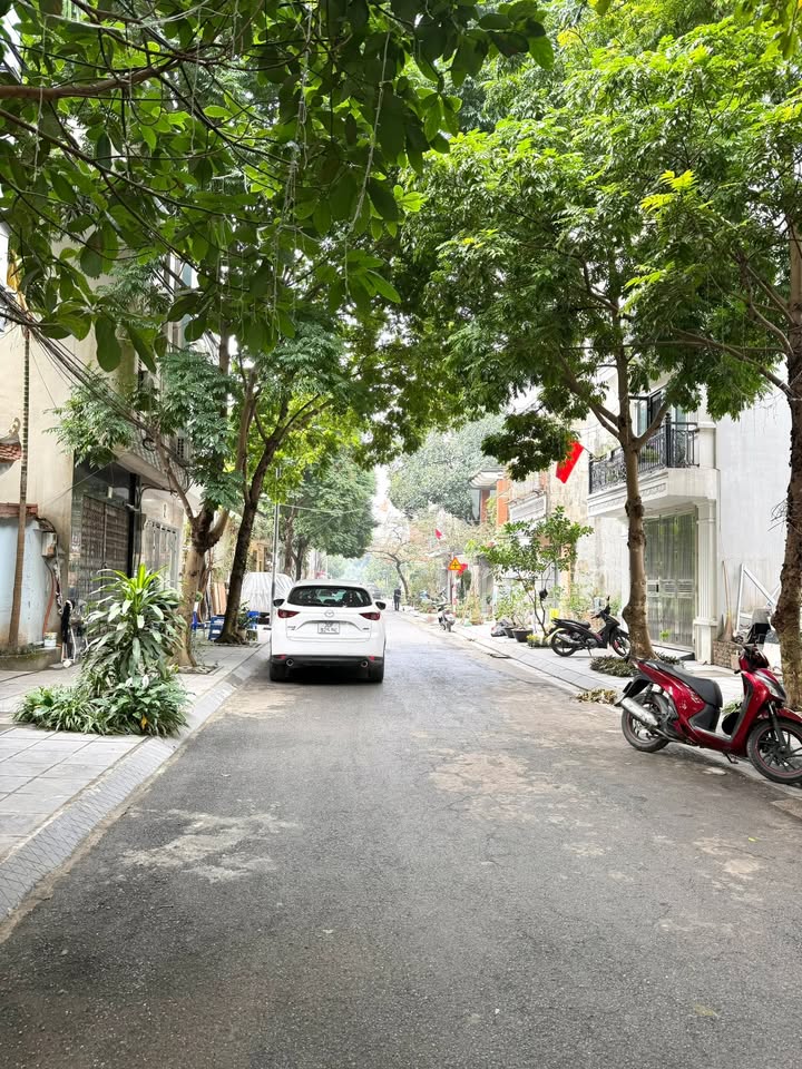 Đất nền Việt Hưng, Long Biên 103m² MT 5.5m - Sẵn Sàng Đầu Tư