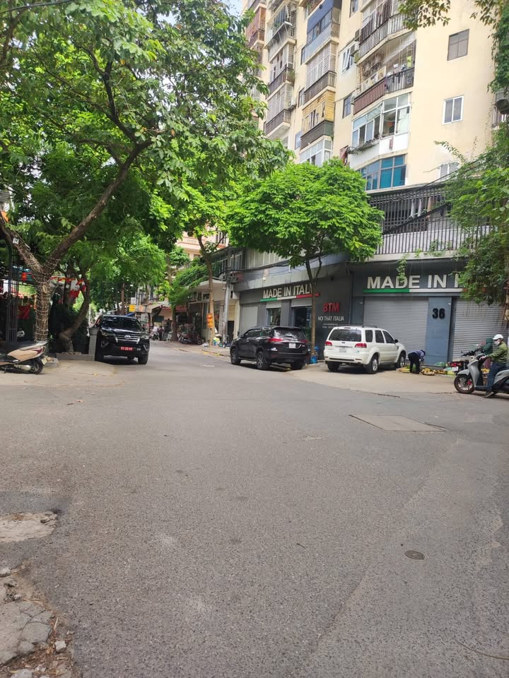 Nhà Phố Hoàng Quốc Việt 90m² - Mặt tiền kinh doanh đỉnh!