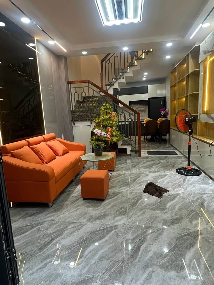 Nhà phố Nguyễn Duy Cung Gò Vấp 35m² giá 5.1 tỷ - Ô tô vào tận nhà