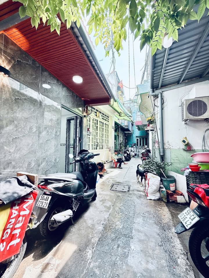 Nhà Riêng Quận 4 1.72 tỷ - Giá tốt hiếm có!