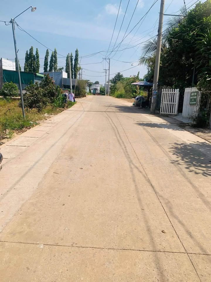 Đất nền Phố 4 Phú Vinh 200m² - Sổ đỏ chính chủ giá 1.5 tỷ