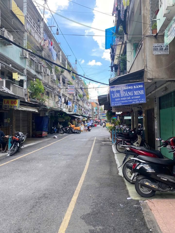 Nhà riêng Quận 3 45.5m² 5.5 tỷ - Ô tô vào tận nhà, vị trí đắc địa!