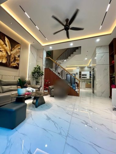 Bán Nhà Tân Phú 100m² Có Thang Máy - Ô Tô Vào Tận Nhà!