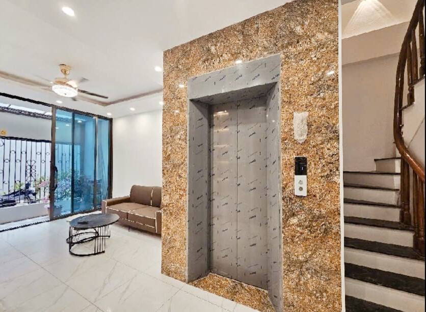 Nhà riêng Tây Mỗ 40m² 5 tầng thang máy giá 6.6 tỷ - Sẵn sàng ở ngay!
