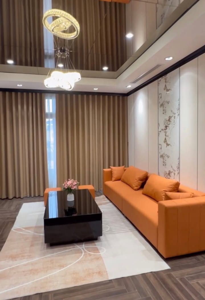Cho thuê Căn hộ Royal City 136m² 3PN - Full Nội thất, Giá 2x Triệu