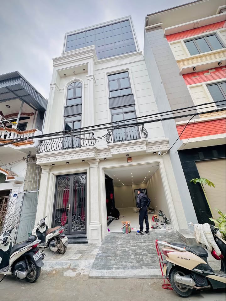 Nhà riêng Trần Nguyên Hãn 81m² - Ô tô vào tận nhà, tiện kinh doanh!