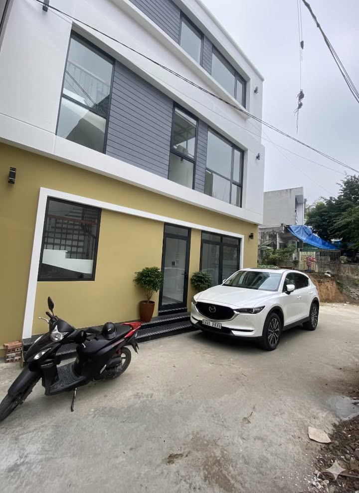 Nhà 3 tầng Cột 5 Hạ Long 52m² + vườn 58m² - Ô tô đỗ cửa, sẵn sàng ở ngay!