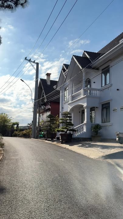 Villa 6PN Sân Vườn Yên Tĩnh Đà Lạt - Cho Thuê Giá Tốt