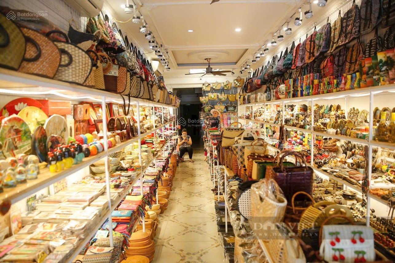 Nhà mặt phố Cầu Gỗ Hoàn Kiếm 35m² - Mặt tiền kinh doanh sầm uất!