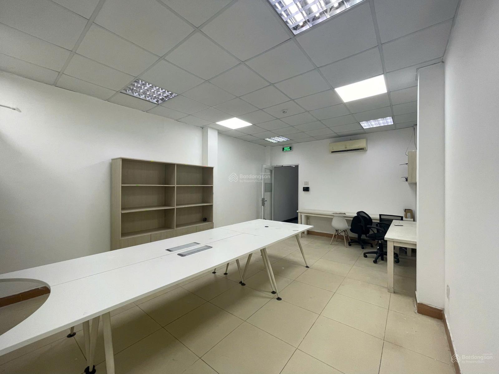 Văn Phòng 40m² Mặt Tiền Lê Quốc Hưng, Q4 - Sẵn Sàng Kinh Doanh