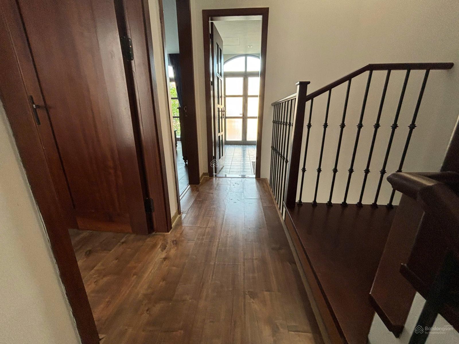 Biệt thự Vinhomes Riverside 90m² giá 25 triệu - Full nội thất, ở ngay!