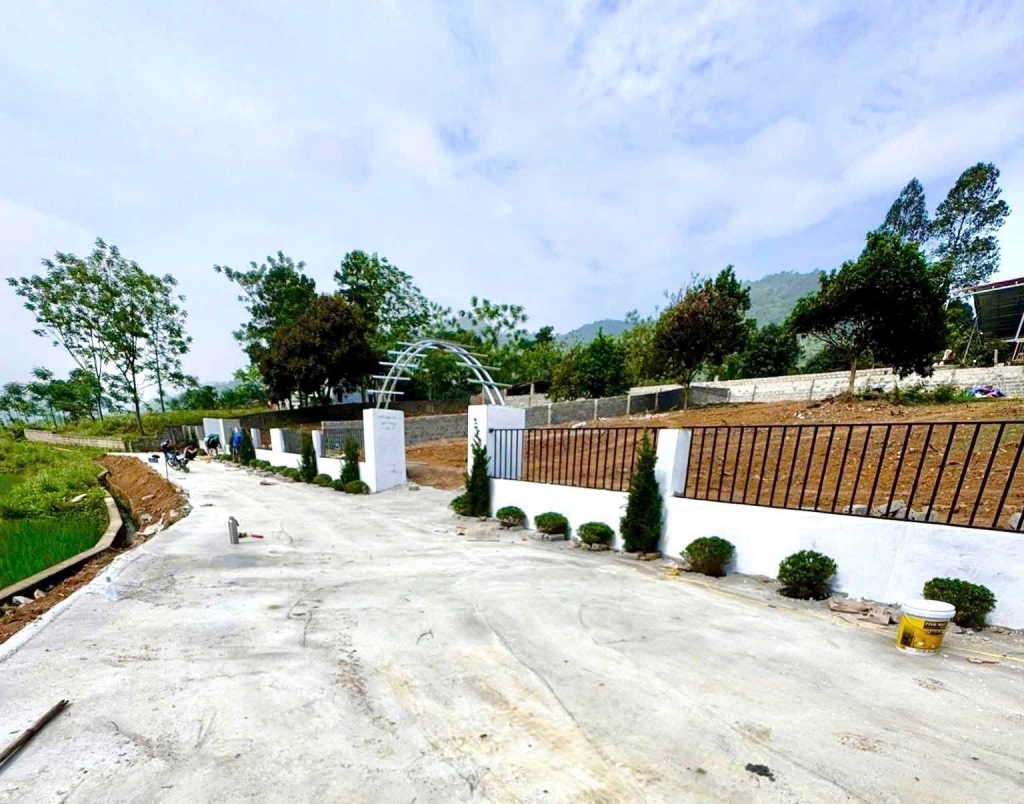 Đất vườn Lương Sơn 1000m² giá 3.6 tỷ - Nghỉ dưỡng lý tưởng view núi!