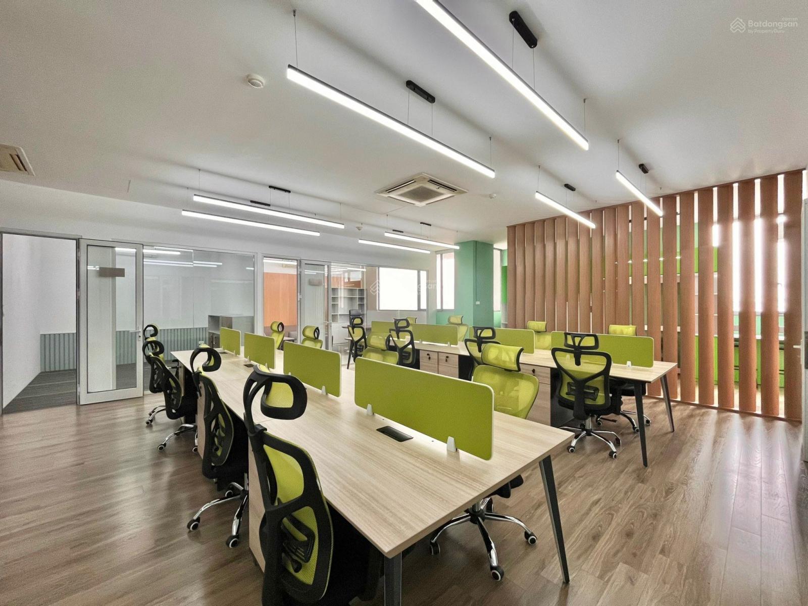 Thuê văn phòng Ba Đình - Tòa D2 Giảng Võ 80m² chỉ 10.4 triệu - Vị trí đắc địa!