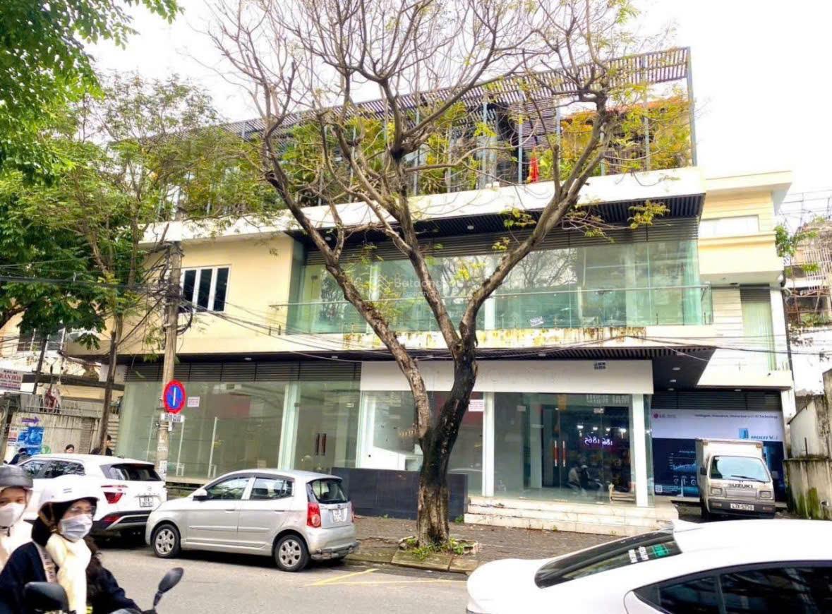 Cho thuê Tòa nhà 1400m² mặt tiền Nguyễn Thị Minh Khai, Hải Châu - Kinh doanh đa ngành