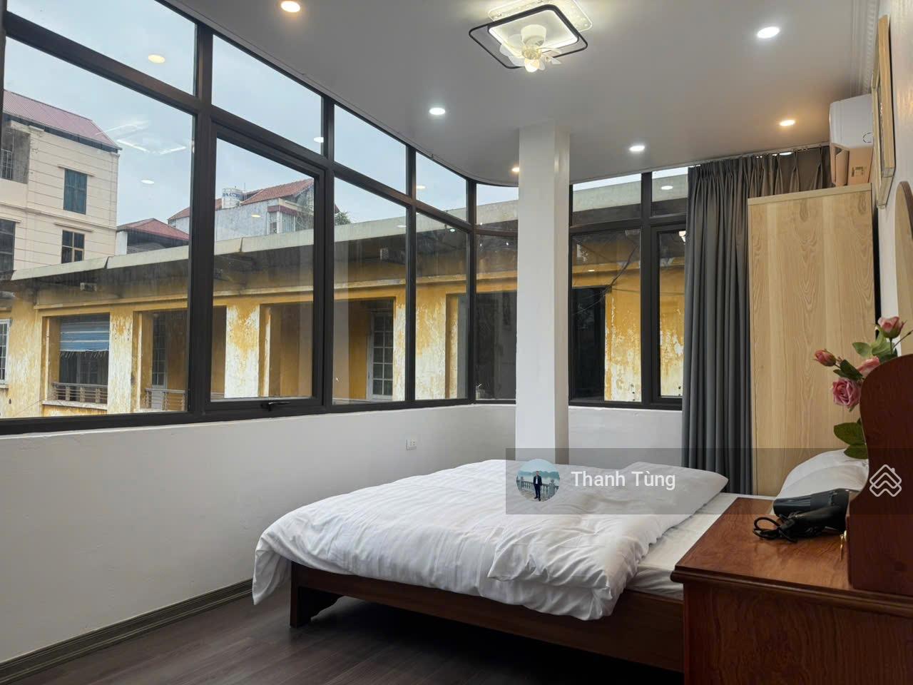 Cho thuê căn hộ studio 30m² tại Đoàn Thị Điểm, Đống Đa - Nội thất nhập khẩu, tiêu chuẩn 5 sao