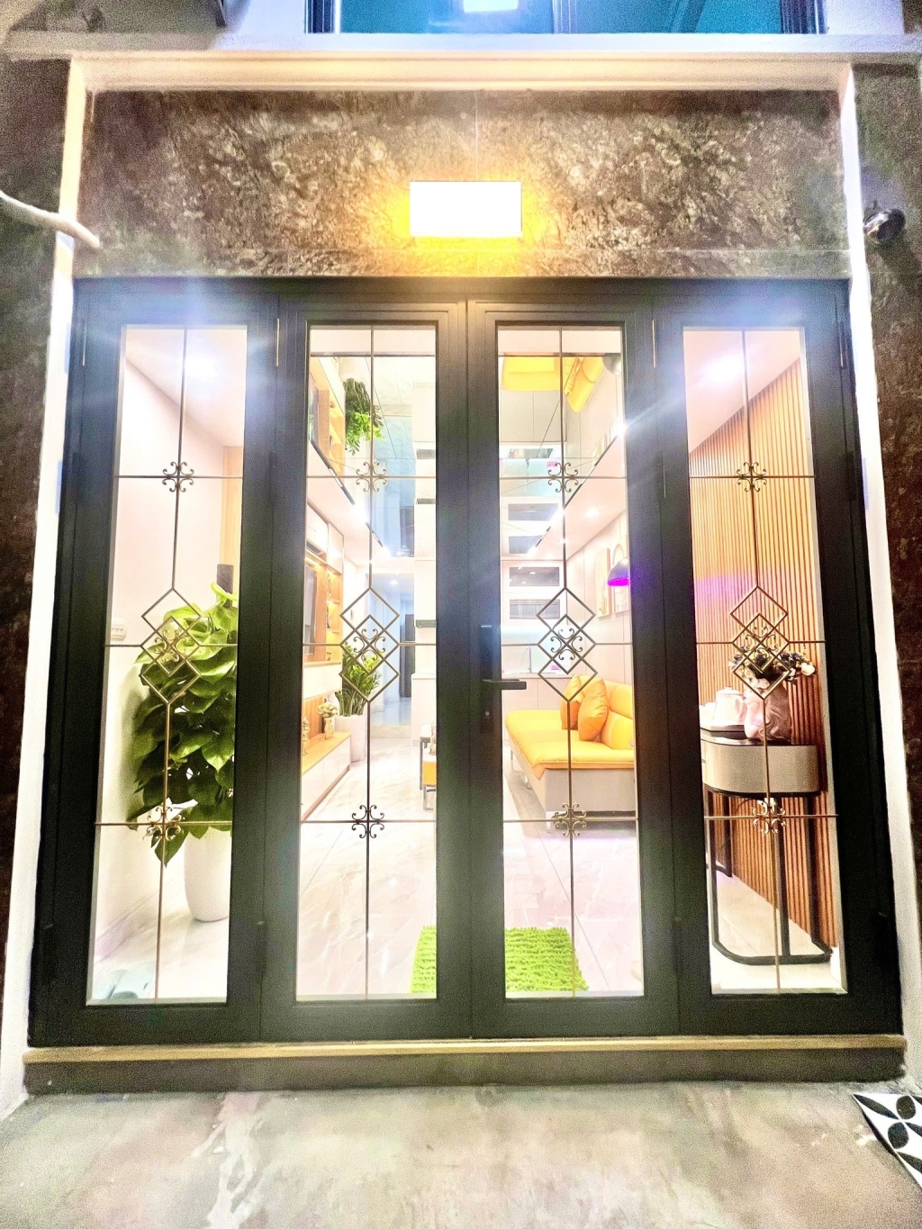 Bán nhà Hoàng Hoa Thám 40m² giá 9.5 tỷ - Thang máy, nội thất 5 sao