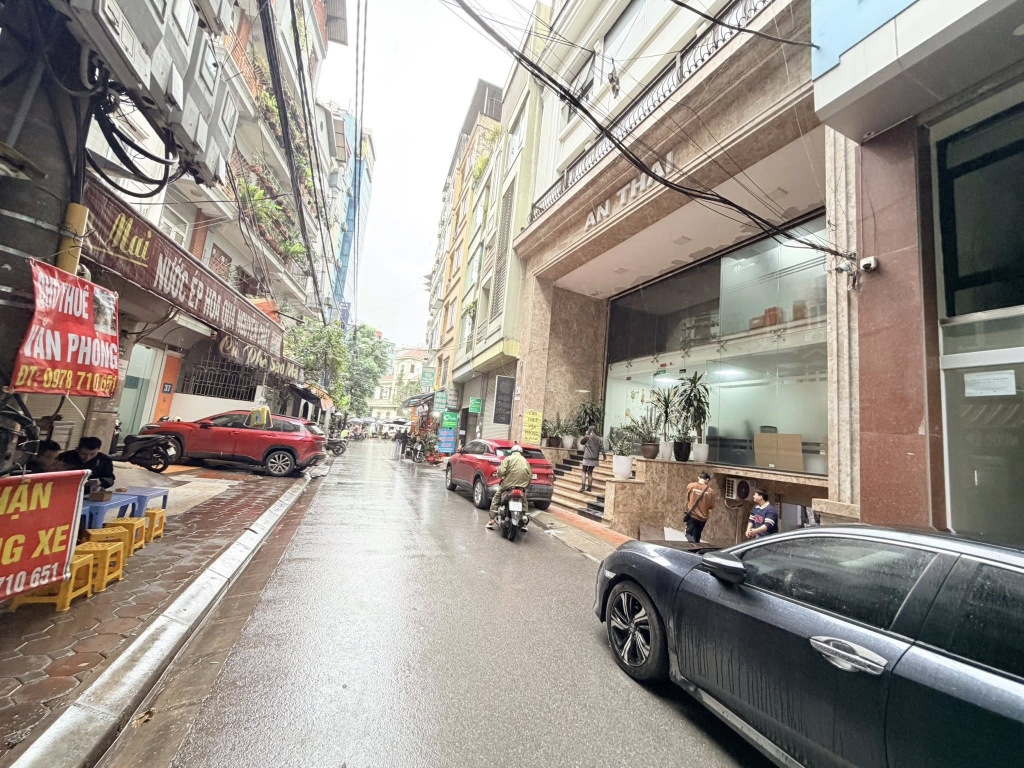 Nhà Mặt Phố Đồng Bát Nam Từ Liêm 70m² giá 33 tỷ - Mặt tiền kinh doanh đắc địa!