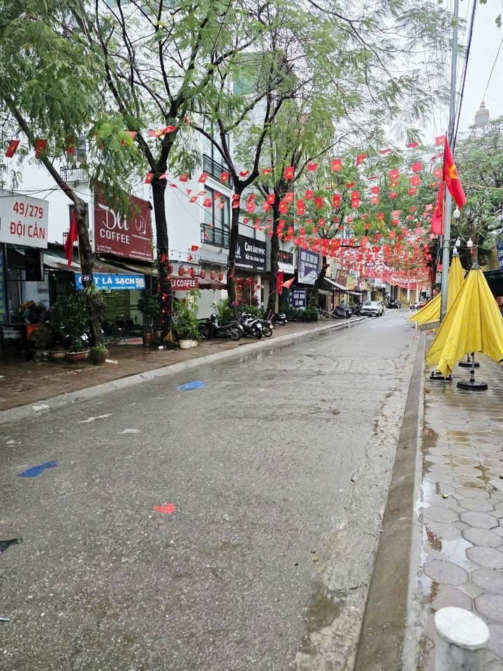 Nhà Mặt Ngõ 279 Đội Cấn, Ba Đình - 39m², Kinh Doanh Sầm Uất, Giá 13.7 Tỷ