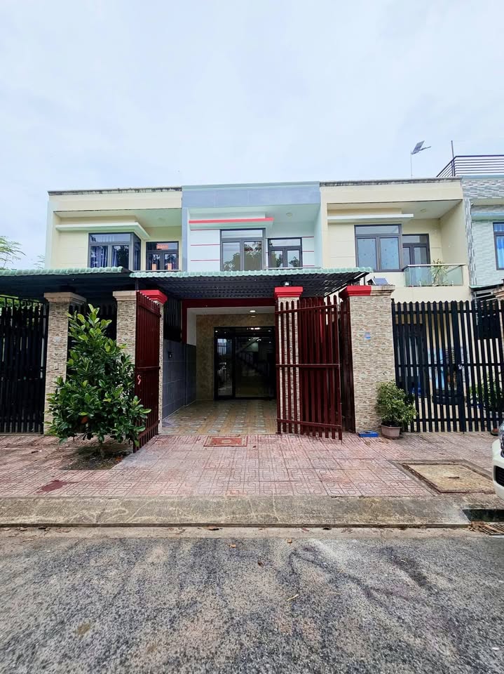 Nhà lầu trệt Hội Nghĩa, Tân Uyên 100m² - Ô tô vào tận nhà!