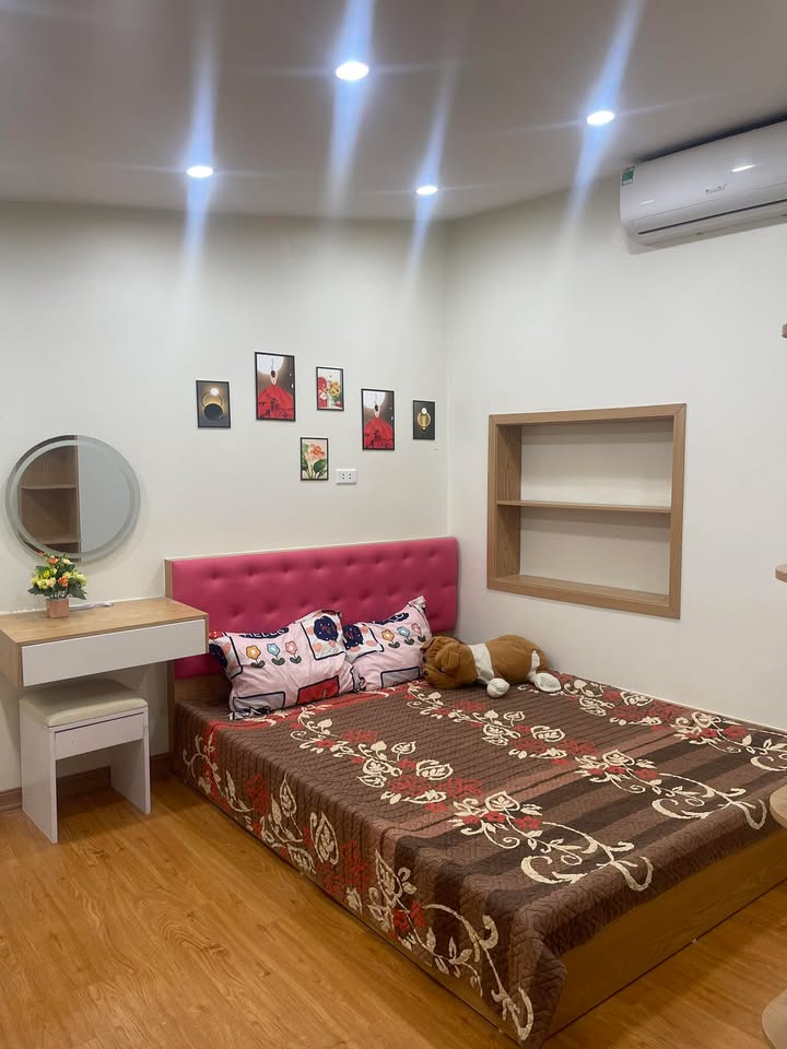 Căn hộ Thi Sách 70m² giá 3 tỷ - Sổ đỏ riêng, sẵn sàng vào ở!