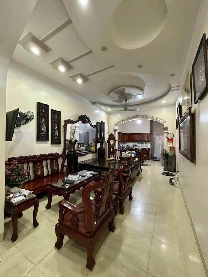 Nhà Phố Đường Điện Biên, TP Nam Định 110m² - Mặt tiền kinh doanh đắc địa!