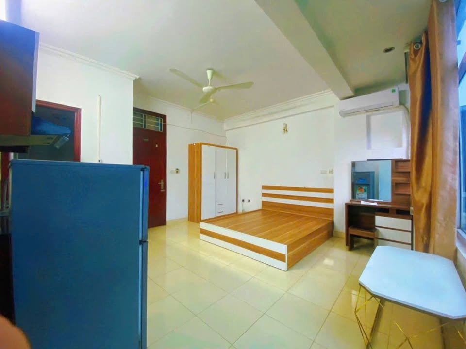 Phòng trọ 20m² Nguyễn Ngọc Vũ, Cầu Giấy - 4.7 triệu, giờ giấc tự do