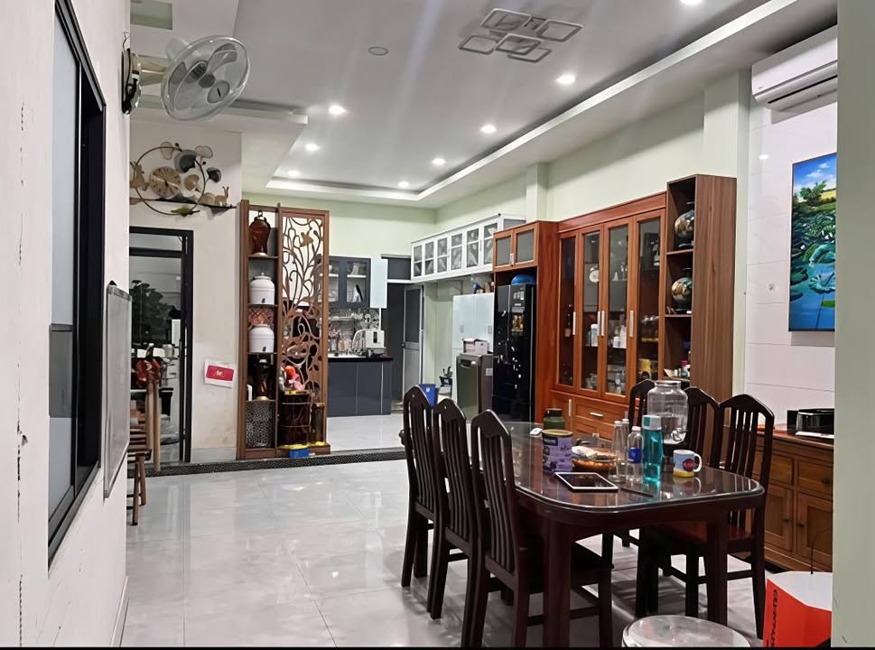 Biệt thự Linh Trung Thủ Đức 210m² 14 tỷ - Khuôn đất vàng ngang 8m cực hiếm!