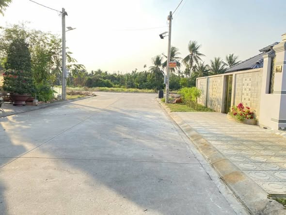 Nhà Sân Vườn An Sơn, Thuận An 3PN - Giá 8 Triệu/Tháng, Thoáng Mát