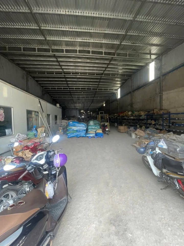 Cho thuê xưởng 1400m² mặt tiền đường nhựa Hội Nghĩa, Tân Uyên - Sẵn sàng hoạt động