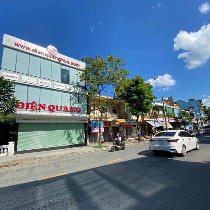 Cho thuê nhà 3 tầng MT Điện Biên Phủ, Huế - DT 150m², 18 triệu/tháng