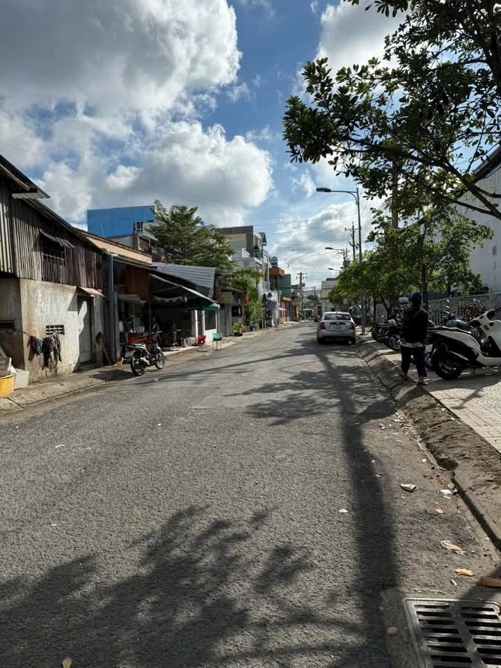 Nhà 1 Trệt 1 Lầu Mặt Tiền Hẻm Hoa Nam Mỹ Tho - 65m² - 2.4 Tỷ