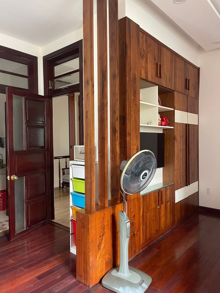 Biệt thự 300m² Hoàng Diệu, Đà Nẵng - 4PN, Full Nội Thất, Giá 25 Tỷ