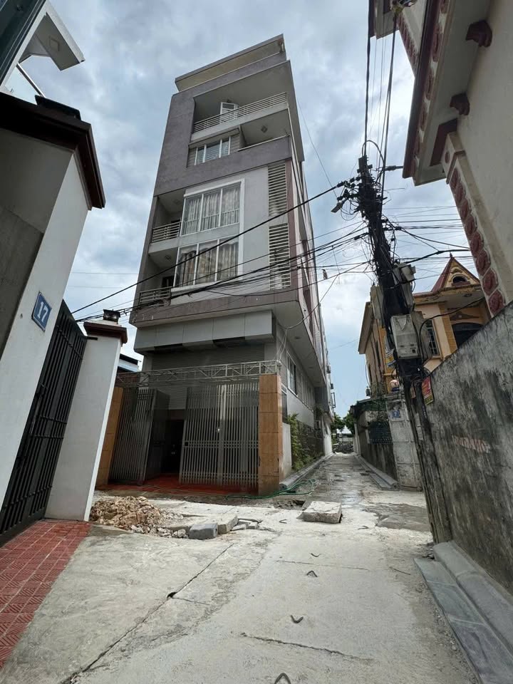 Nhà riêng Nguyên Khê, Đông Anh 96m² - Ô tô vào tận nhà, 7 tầng hiện đại!