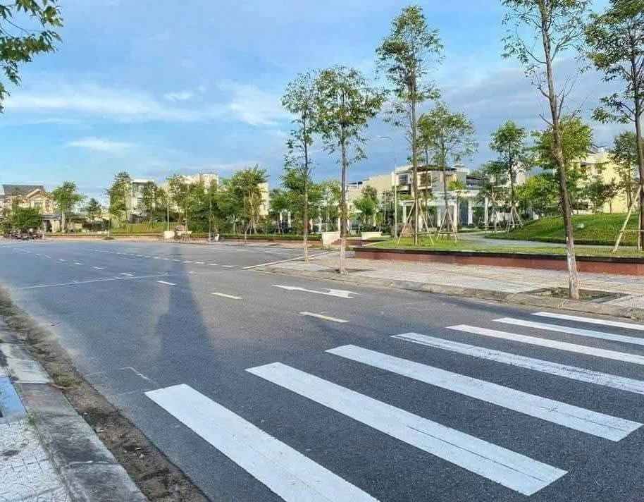 Đất nền KDC Thạch Bích 100m² view công viên - Sổ hồng trao tay!